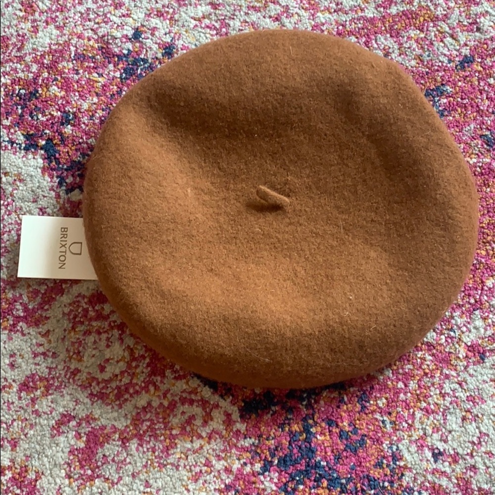 NWT Brixton Audrey beret in color amber//medium